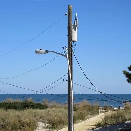 Large Home Located On The Ocean Block In Surf City Just 100 From The Beach,